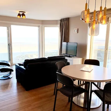 Sea Retreat With Views, Cleaning Included * 尼乌波特