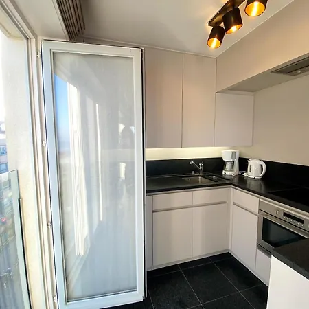 Sea Retreat With Views, Cleaning Included * Nieuwpoort